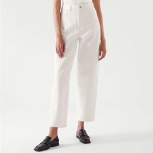 Like new! COS Arch white tapered high rise jeans, size 28